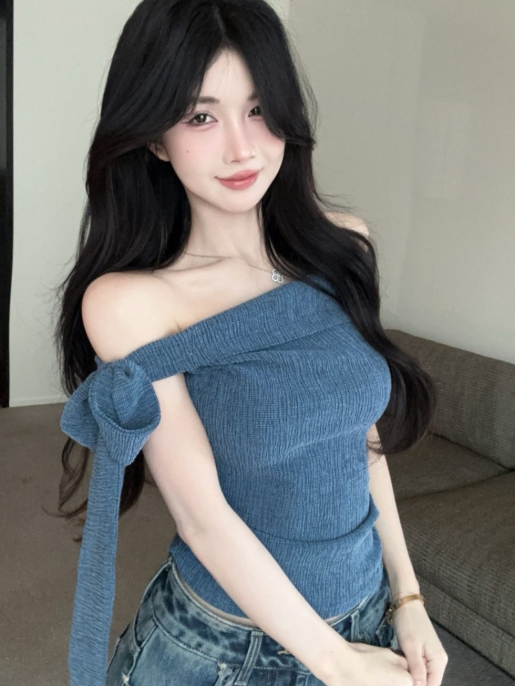 T Shirt Tight Fit - Spicy Girl One-Shoulder T-Shirt mit Bindeband